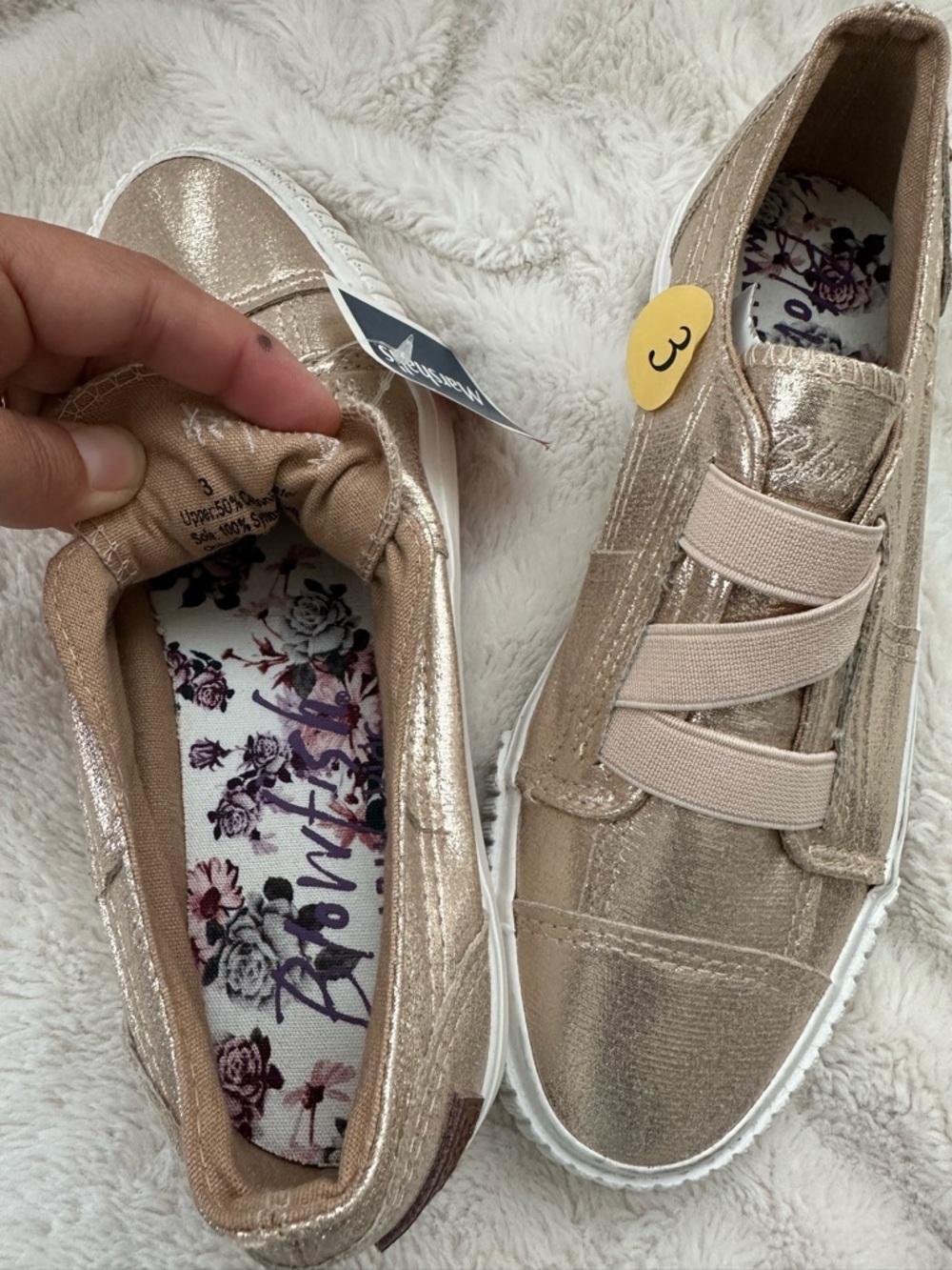 Metallic Rose Gold Kids Slip-On Sneakers with Elastic Straps - Picture 2 of 3